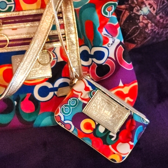 Purse - Picture 3 of 10